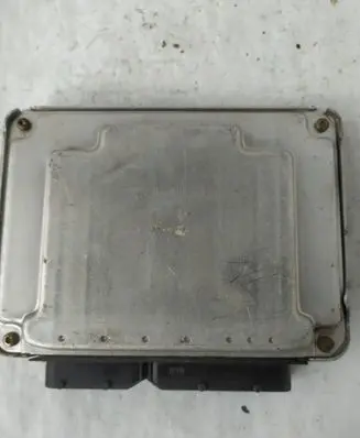 Volkswagen Golf IV Engine control unit/module 038906012A 0281010120