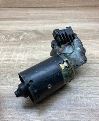 Audi A4 S4 B5 8D Wiper motor 443955