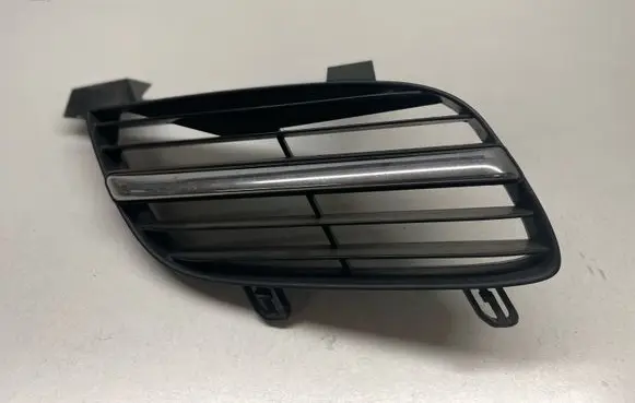 Nissan Almera Tino Front bumper upper radiator grill 62322BM400