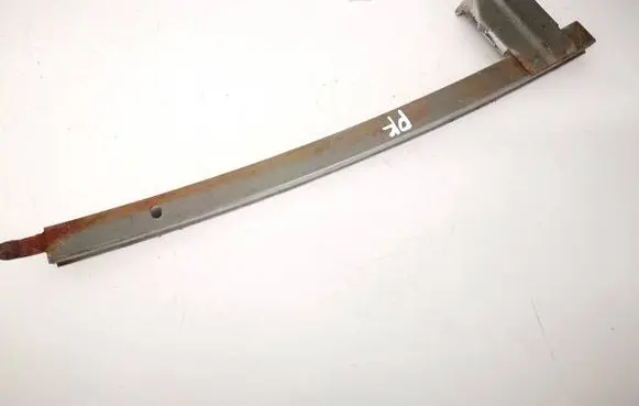 Toyota Avensis T250 Front door glass trim molding