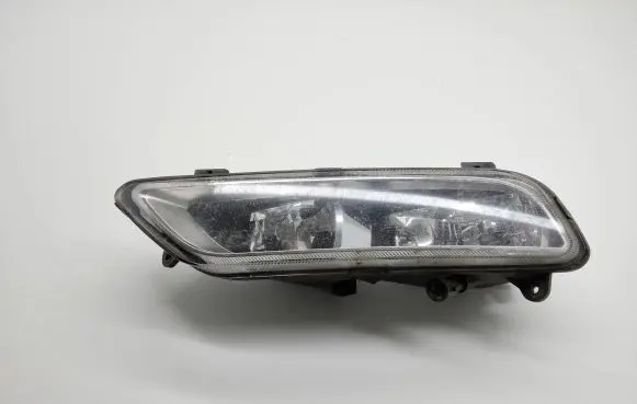 Volkswagen PASSAT B7 Front fog light 176623