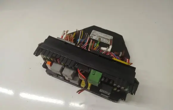 Mercedes-Benz C W204 SAM control unit A2129006824 A2129015204 A2129024408