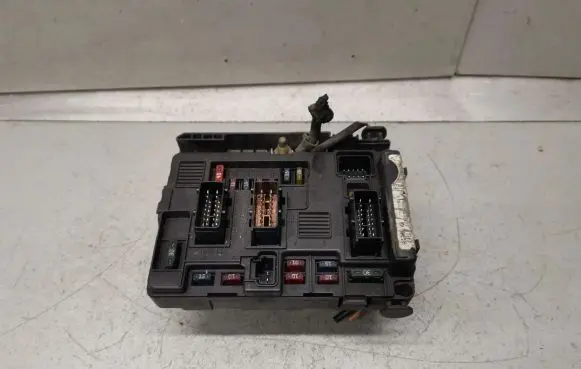 Peugeot 307 BSM Control unit 9643498880