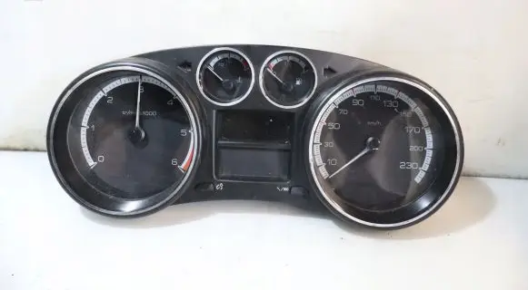 Peugeot 308 Clock 
