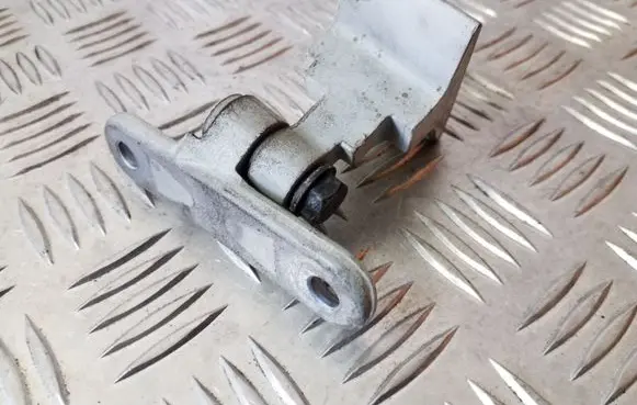 BMW 5 F10 F11 Front door upper hinge 7185618