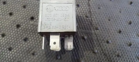 Audi A4 S4 B7 8E 8H Other relay 8D0951253A V23134-B52-X301