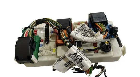 Ford Kuga I Fuse module 7M5T14A073JG