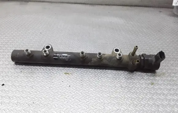 Toyota Yaris Fuel main line pipe 0281002507 0445214032