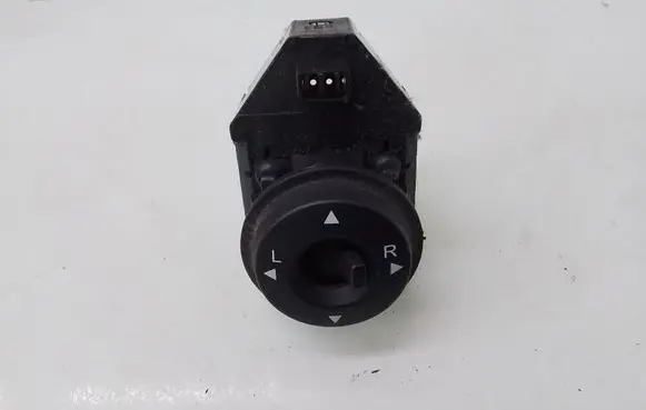 KIA Ceed Wing mirror switch