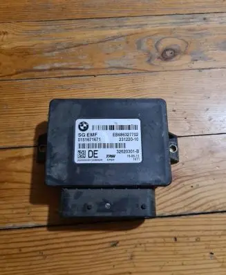 BMW 5 F10 F11 Hand brake control module 6863277 23122010 32620301B