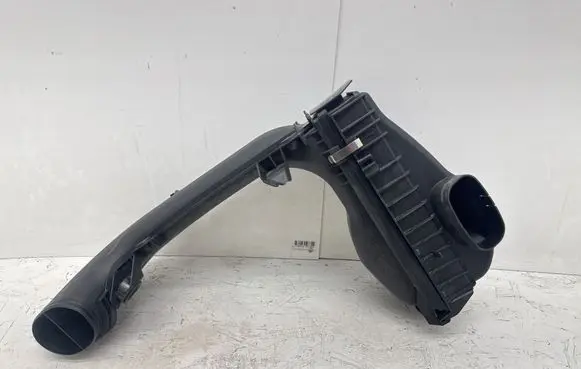 BMW 4 F36 Gran coupe Air filter box 13718507565 8507565