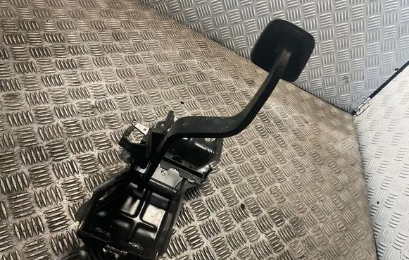 Opel Frontera A Brake pedal 