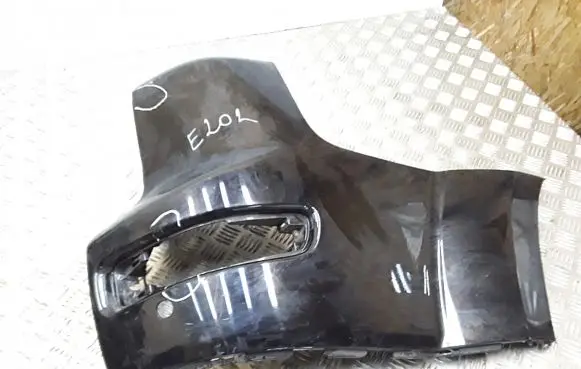 Rear bumper corner part panel trim