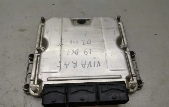 Renault Trafic II (X83) Engine control unit/module 0281010632 8200051608