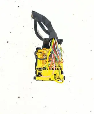 Citroen C4 II Picasso Fuse module 9804848580