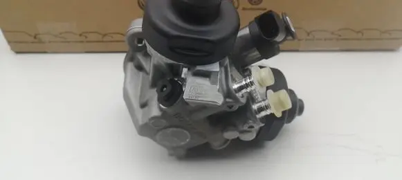 Porsche Cayenne (9Y0 9Y3) Fuel injection high pressure pump 0445010650 057130755AE