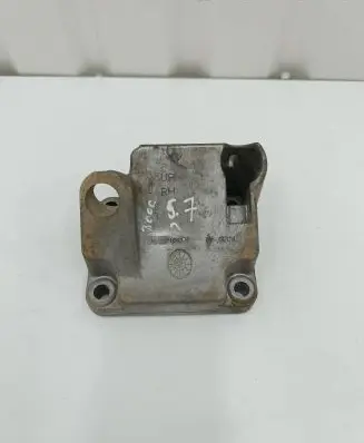 Chrysler 300C Engine mounting bracket 04726016AC