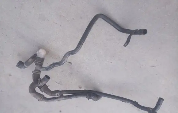Skoda Superb B8 (3V) Engine coolant pipe/hose 5Q0122073R