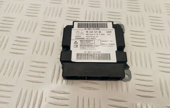 Peugeot 5008 II Airbag control unit/module 9824812180 H020S0711D01 A2C11493501