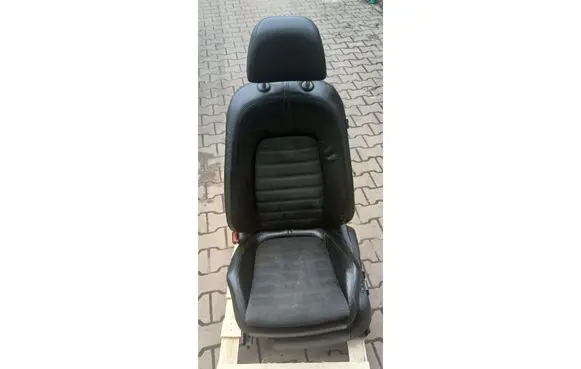 Volkswagen PASSAT B6 Front driver seat 3C0881105G