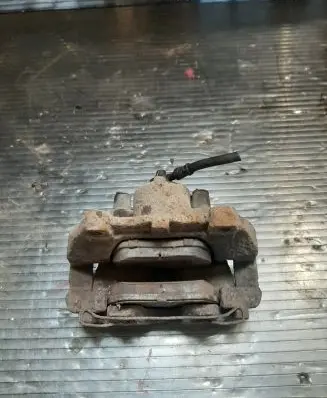 Opel Zafira B Front brake caliper