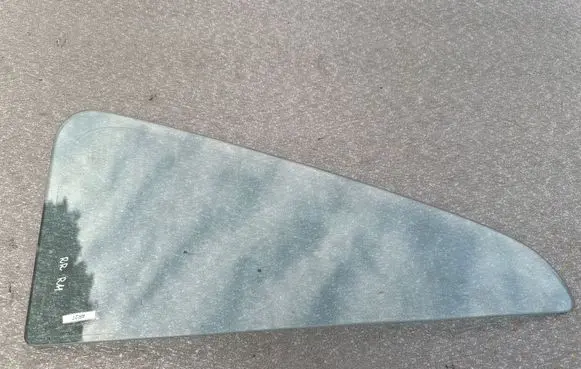 Rear vent window glass
