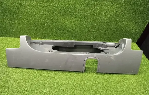 Rear/tail light trim molding