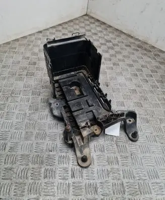 Battery box tray