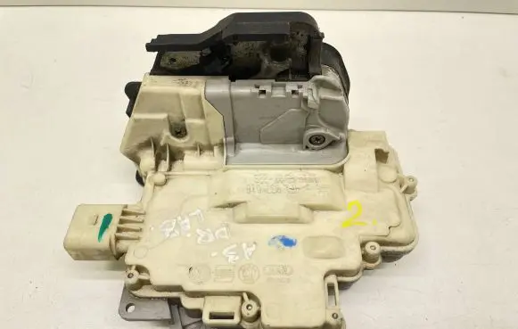 Audi A6 S6 C6 4F Front door lock 4F1837016