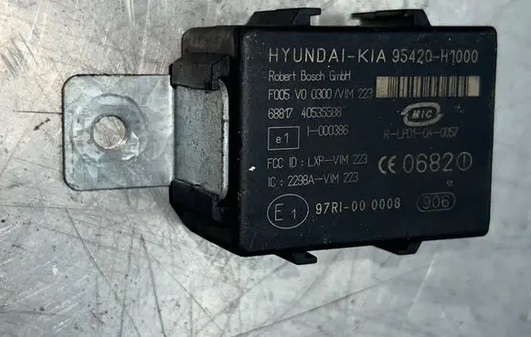 Hyundai Sonata Immobilizer control unit/module 95420H1000 97RI000008 40535588