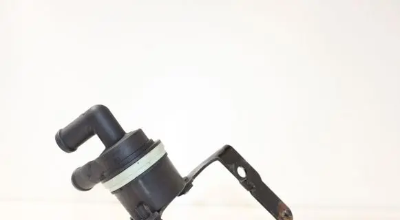 Volkswagen Tiguan Electric auxiliary coolant/water pump 5N0965561A