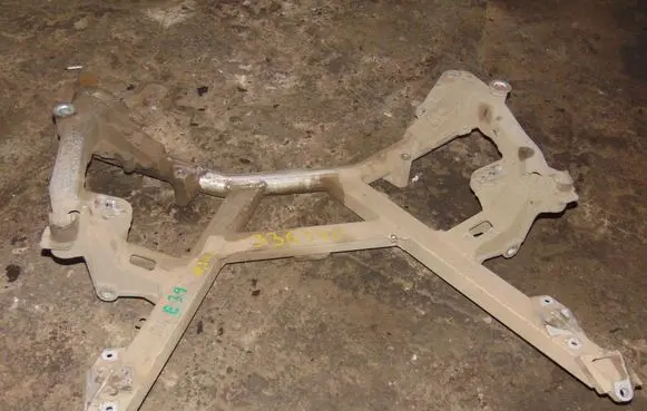 BMW 5 E39 Front subframe 31106755072
