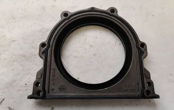 Mercedes-Benz Sprinter W906 Crankshaft Holder A6110100214