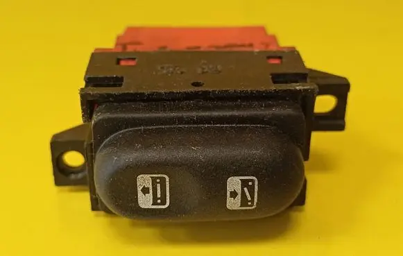 Renault Laguna I Central locking switch button 