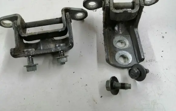 Nissan Qashqai Rear door hinge set 