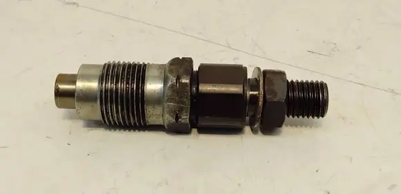 Toyota Corolla E110 Fuel injector