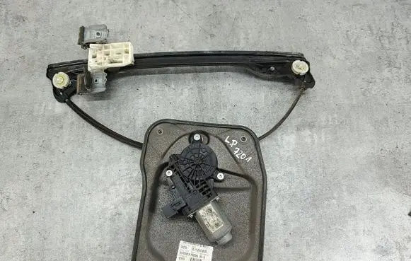 Skoda Fabia Mk2 (5J) Front door window regulator with motor