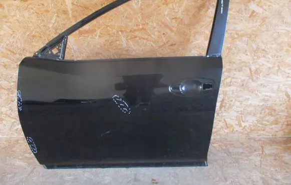 Nissan X-Trail T32 Front door 