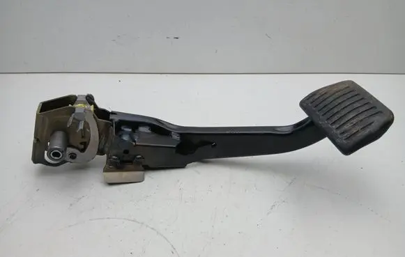Volvo XC90 Brake pedal 32265833