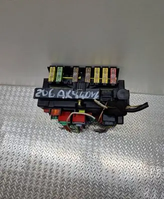 Peugeot 206 Fuse box set BSMB2 9650664180 4257880