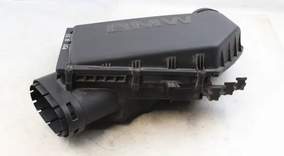 BMW X3 F25 Air filter box 7583725 13717583725