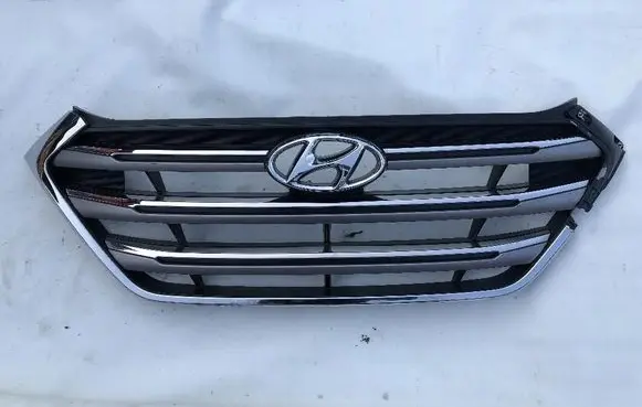 Hyundai Tucson TL Front bumper upper radiator grill
