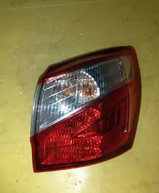 Nissan Qashqai Rear/tail lights L90041306 82650BR008