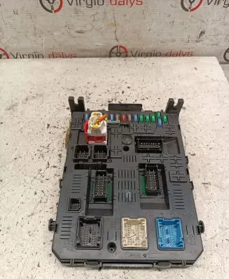 Peugeot 3008 I Fuse module 281197595