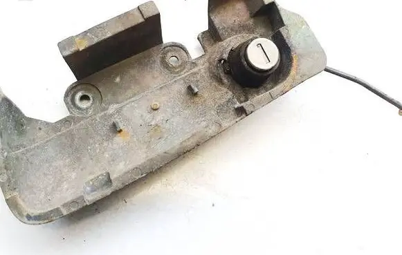 Opel Zafira A Front door lock (next to the handle) 