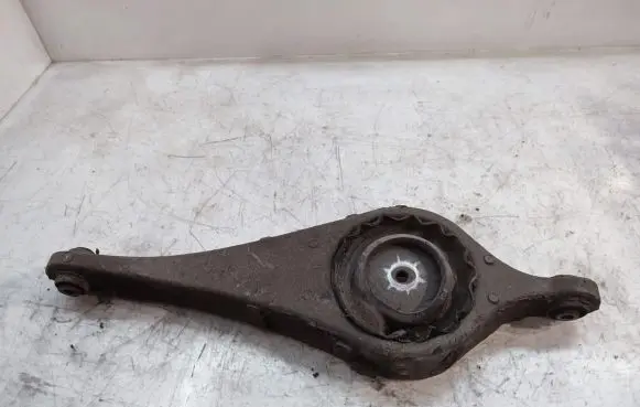 Rear control arm