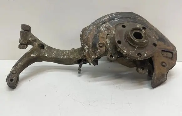 Volkswagen PASSAT B5.5 Front wheel hub spindle knuckle
