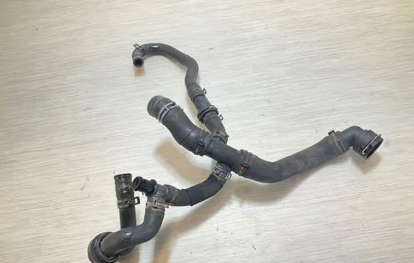 Audi Q3 8U Engine coolant pipe/hose 7H0121087A