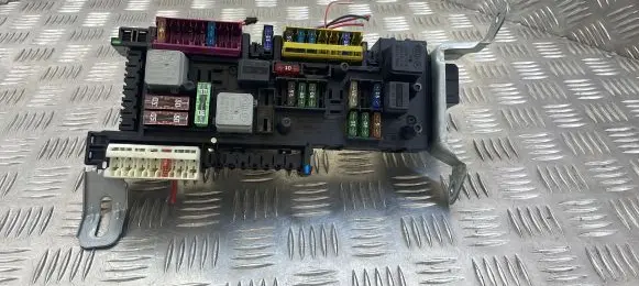 Mercedes-Benz E W212 Fuse module 16706581