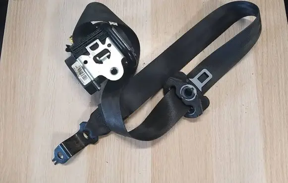 Seat Ibiza IV (6J,6P) Front seatbelt 6J4857705